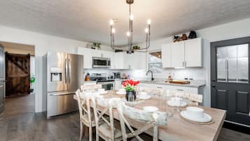 Micro-ondes, four, plaque de cuisson, lave-vaisselle