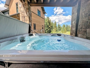 Exterior - Alcove 76 (Keystone)