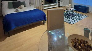 熨斗/熨衫板、Wi-Fi、床單