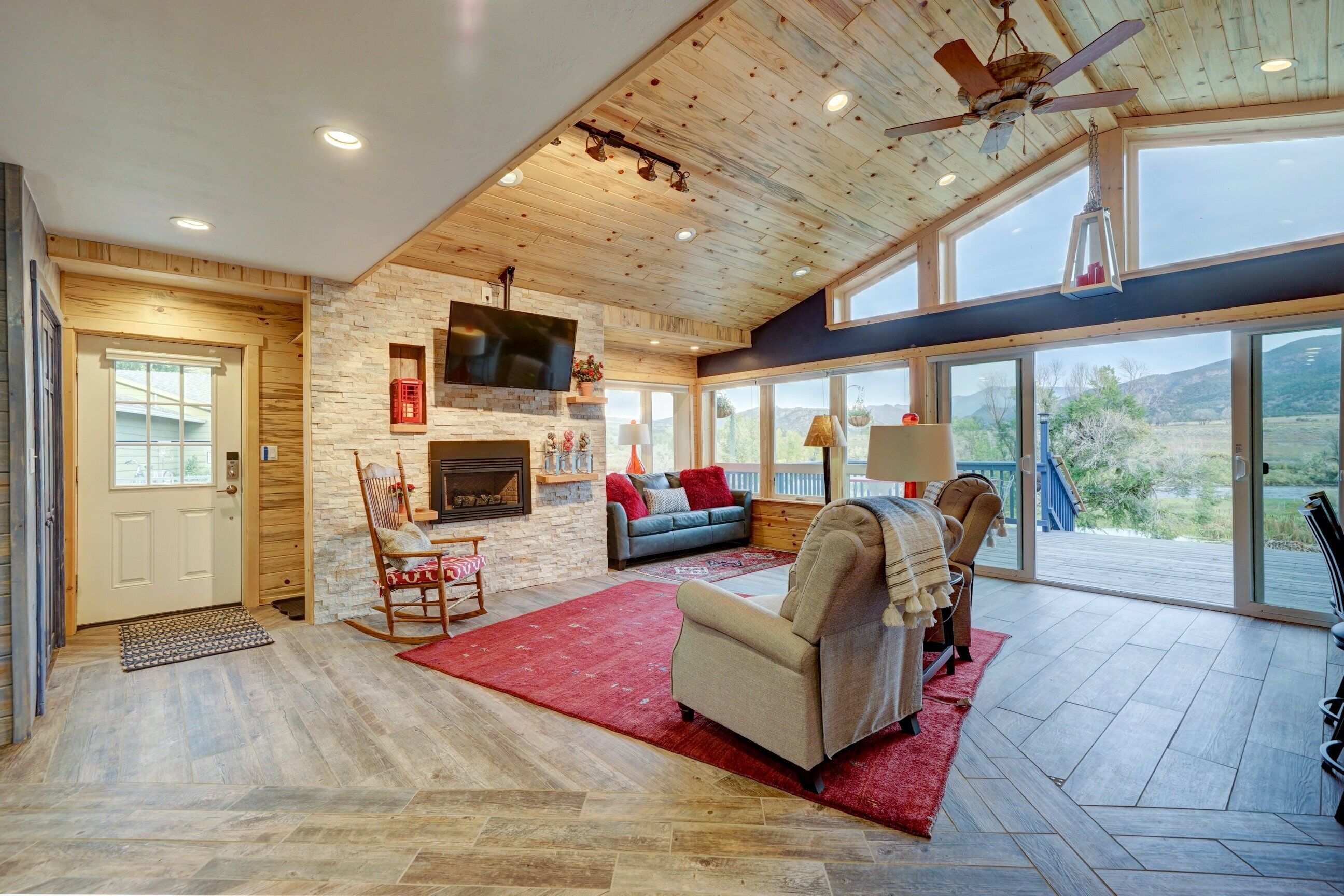 Televisor intel·ligent i reproductor de DVD 