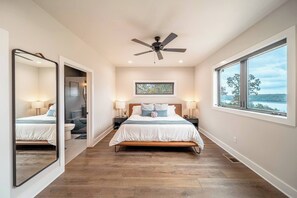 3 chambres, fer et planche à repasser, Wi-Fi gratuit, draps fournis