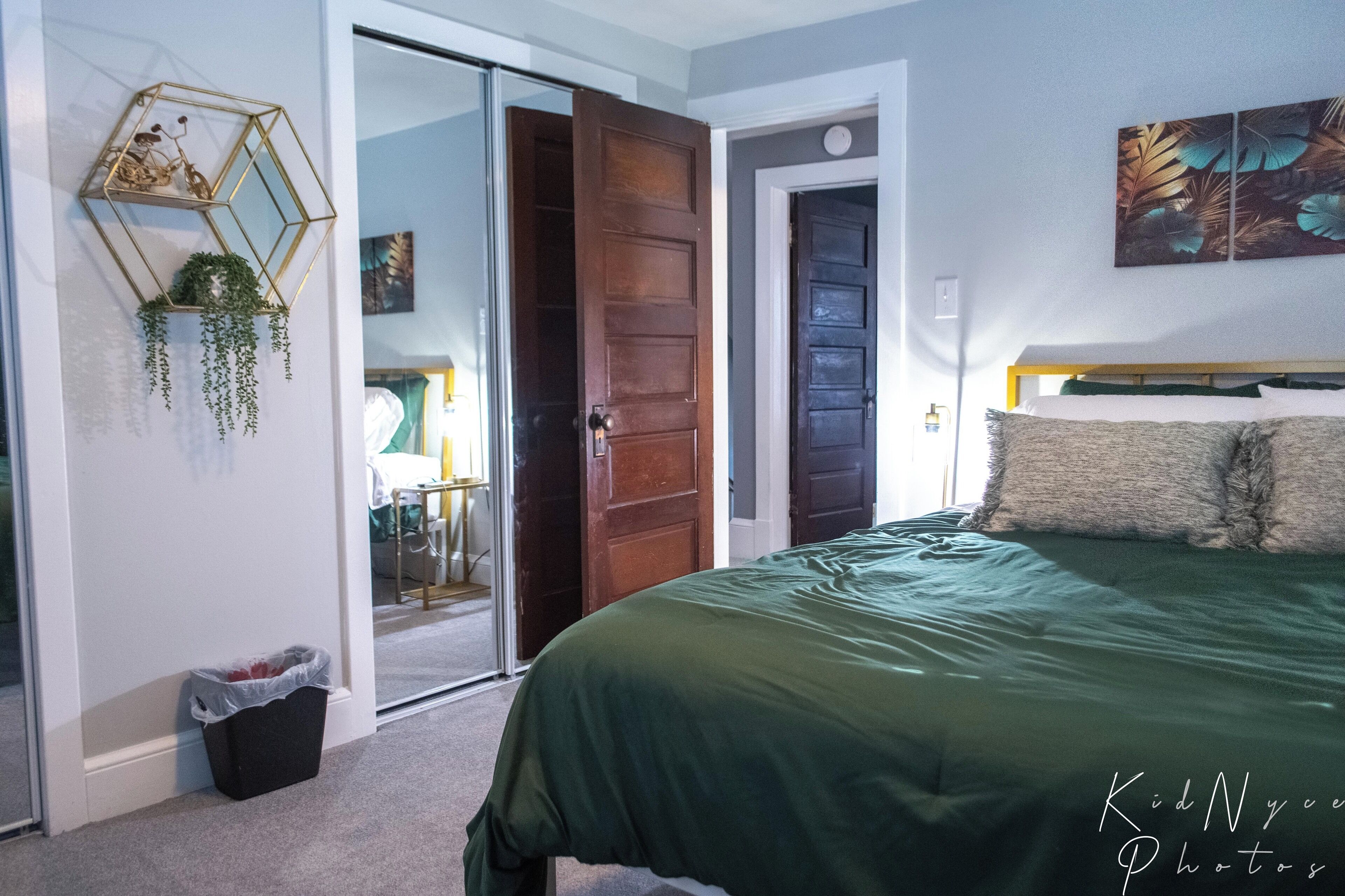 3 soverom, skrivebord, strykejern/-brett og wi-fi (inkludert)