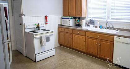 3-bedroom house in charming Martinsburg with AC, WiFi. Enjoy your stay