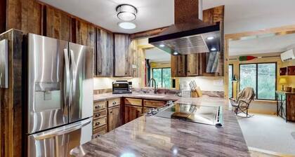 Cozy Mountain Cabin in Linville, NC
