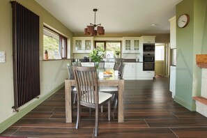 Dining - Maharee Lodge, stunning holiday home (County Kerry)