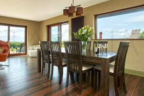 Dining - Maharee Lodge, stunning holiday home (County Kerry)