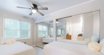 Spacious 4BR Getaway w/ Games, Pier and Firepit