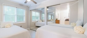 Spacious 4BR Getaway w/ Games, Pier and Firepit