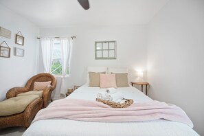 2 chambres, fer et planche à repasser, Wi-Fi, draps fournis