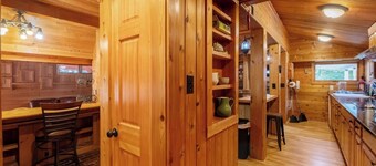 Skippers VA Lakefront 3BR | Dock + Firepit