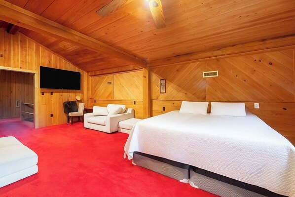 3 bedrooms, iron/ironing board, travel crib, WiFi