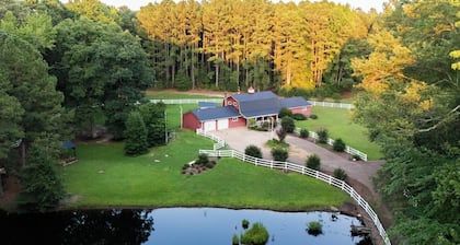 Pet-Friendly 3BR Lake House | Firepit + Pier