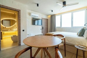 Iron/ironing board, free WiFi, bed sheets