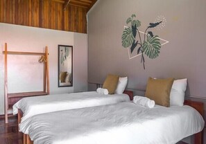 Standard Room | Down comforters, free WiFi, bed sheets - Off the Grid Monteverde (Monteverde)