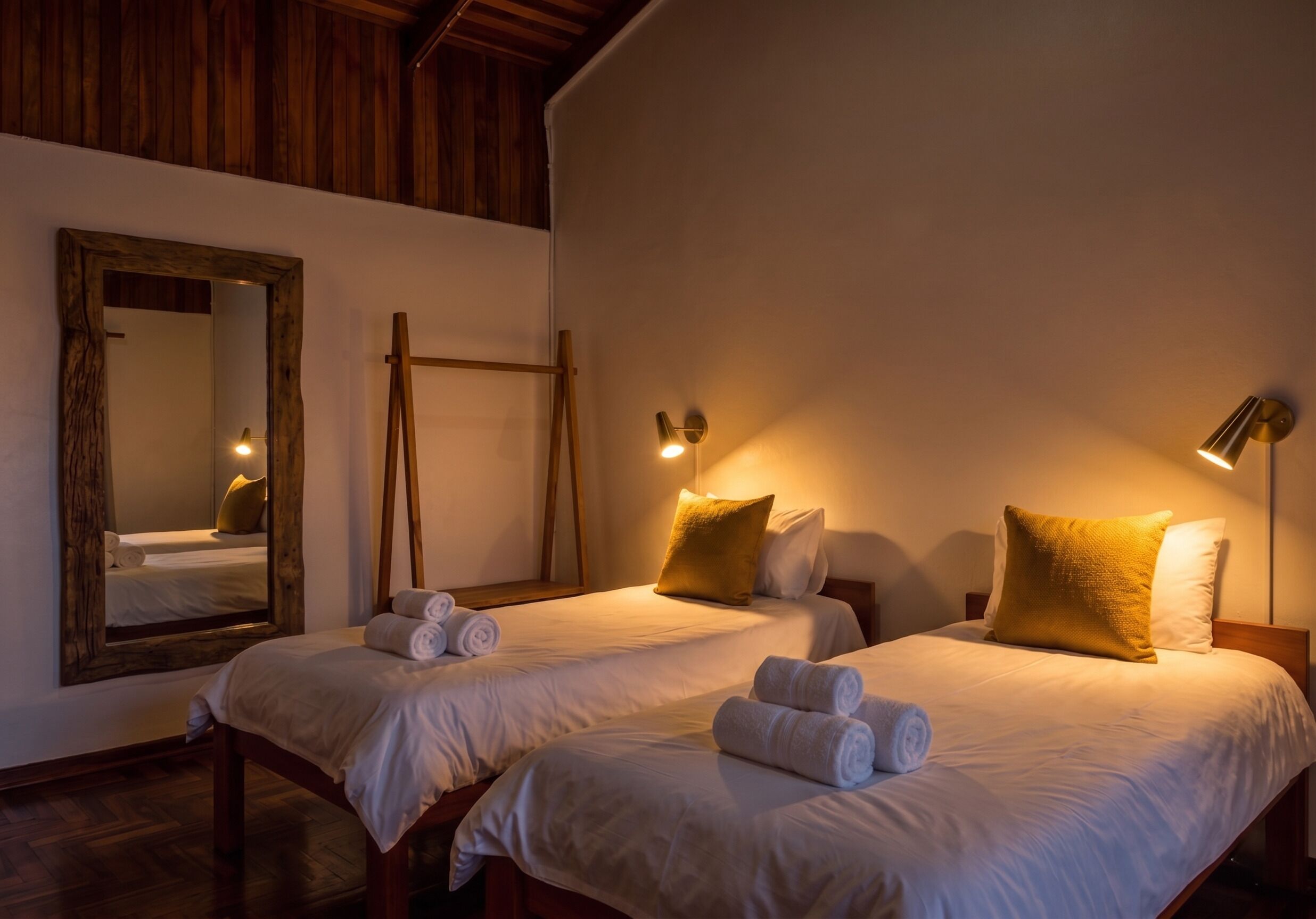 Basic Twin Room | Down comforters, free WiFi, bed sheets