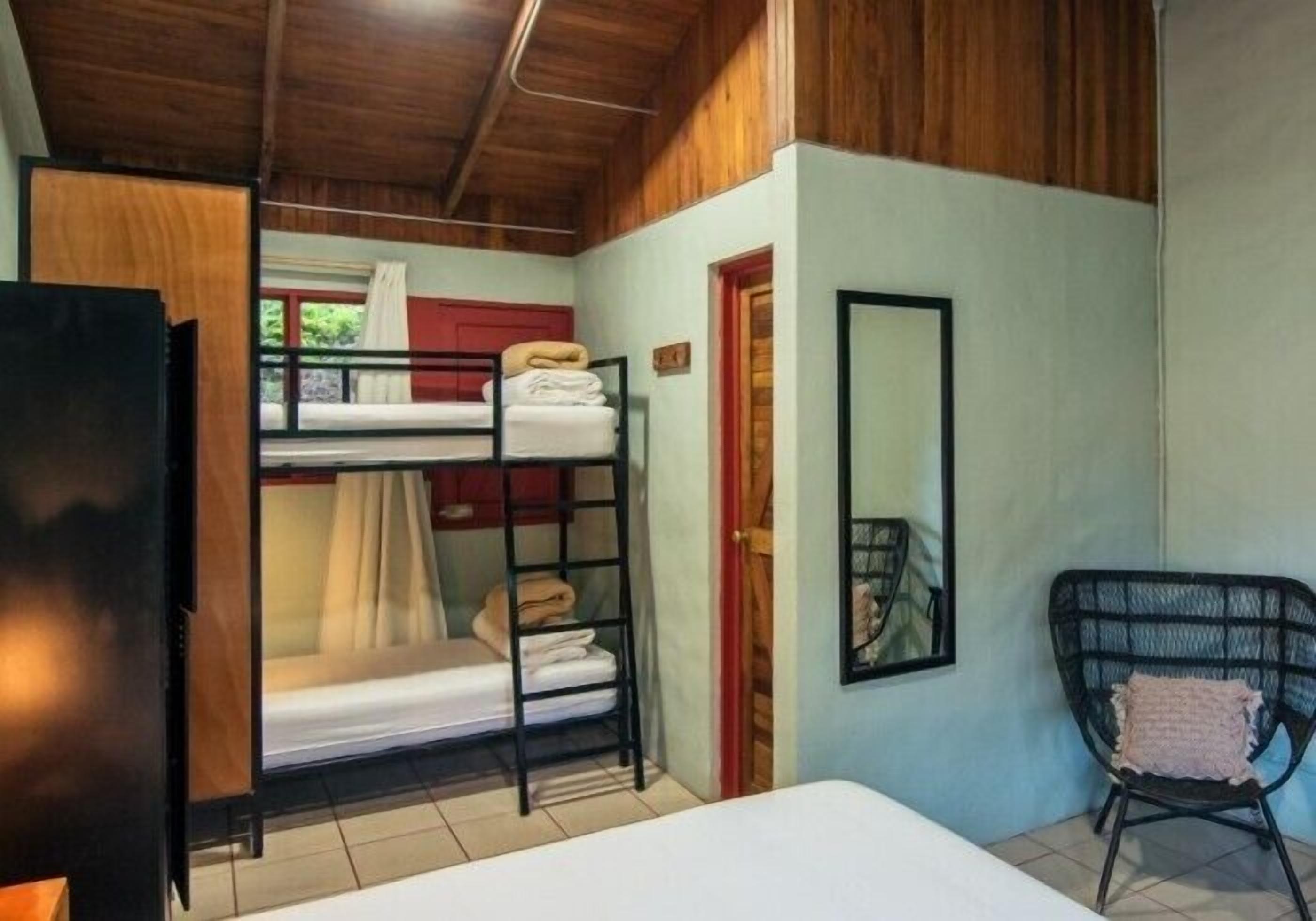 Firemannsrom – familie, ikke-røyk | Dundyner, wi-fi (inkludert) og sengetøy