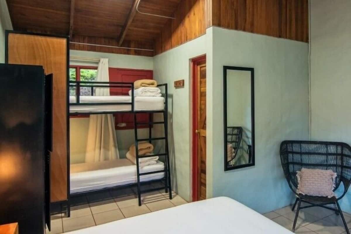 Firemannsrom – familie, ikke-røyk | Dundyner, wi-fi (inkludert) og sengetøy