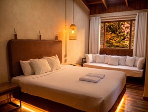 Deluxe Suite | Down comforters, free WiFi, bed sheets - Off the Grid Monteverde (Monteverde)
