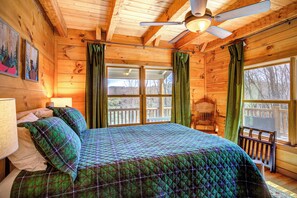 3 bedrooms, iron/ironing board, free WiFi, bed sheets - Cozy Log Cabin w/ Mountain Views, Hot Tub, Fire Pit, Pool Table & River (Boone)