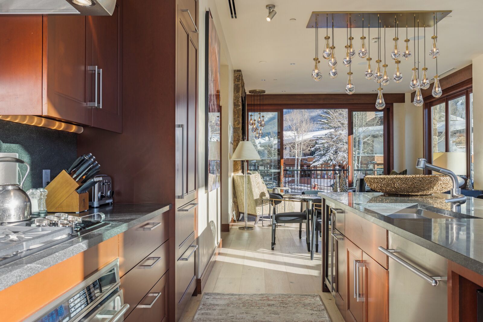 Deluxe Penthouse, Mountain View, Corner | Private kitchen | Full-size fridge, microwave, oven, stovetop