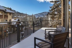 Deluxe Penthouse, Mountain View, Corner | Terrace/patio