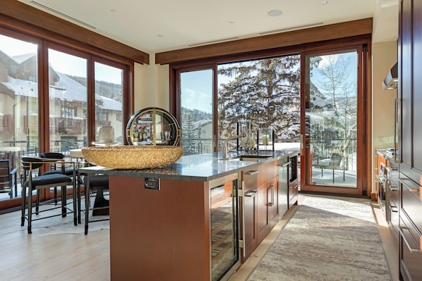 Deluxe Penthouse, Mountain View, Corner | Private kitchen