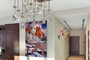 Deluxe Penthouse, Mountain View, Corner | Living area