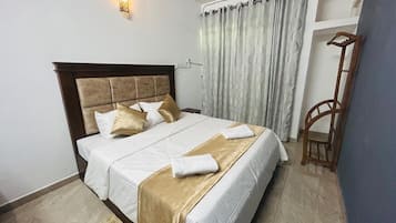 3 bedrooms, iron/ironing board, WiFi