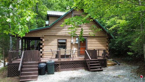 3-bedroom cabin at Norris Lake, Sleeps 8 WiFi Lake access Covered boatslip