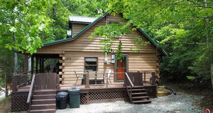 3-bedroom cabin at Norris Lake, Sleeps 8 WiFi Lake access Covered boatslip