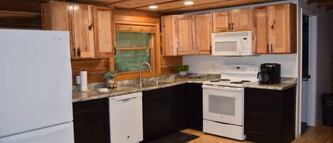 Micro-ondes, four, plaque de cuisson, lave-vaisselle