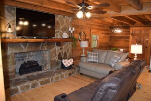 Smart TV, fireplace