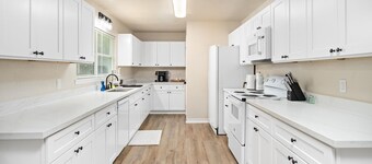 Charming 3-bed/2-Bath house with WiFi in Lumberton