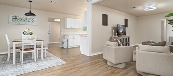 Charming 3-bed/2-Bath house with WiFi in Lumberton
