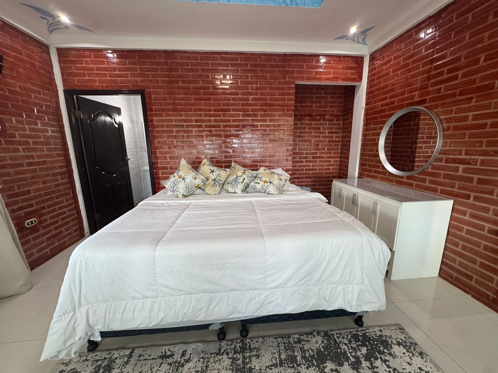 Comfort Suite, Sea View | Free WiFi