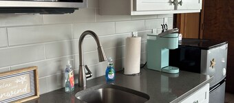 Cozy condo with WiFi in Ocean Shores! Quick walk to downtown & Pacific Ocean!!