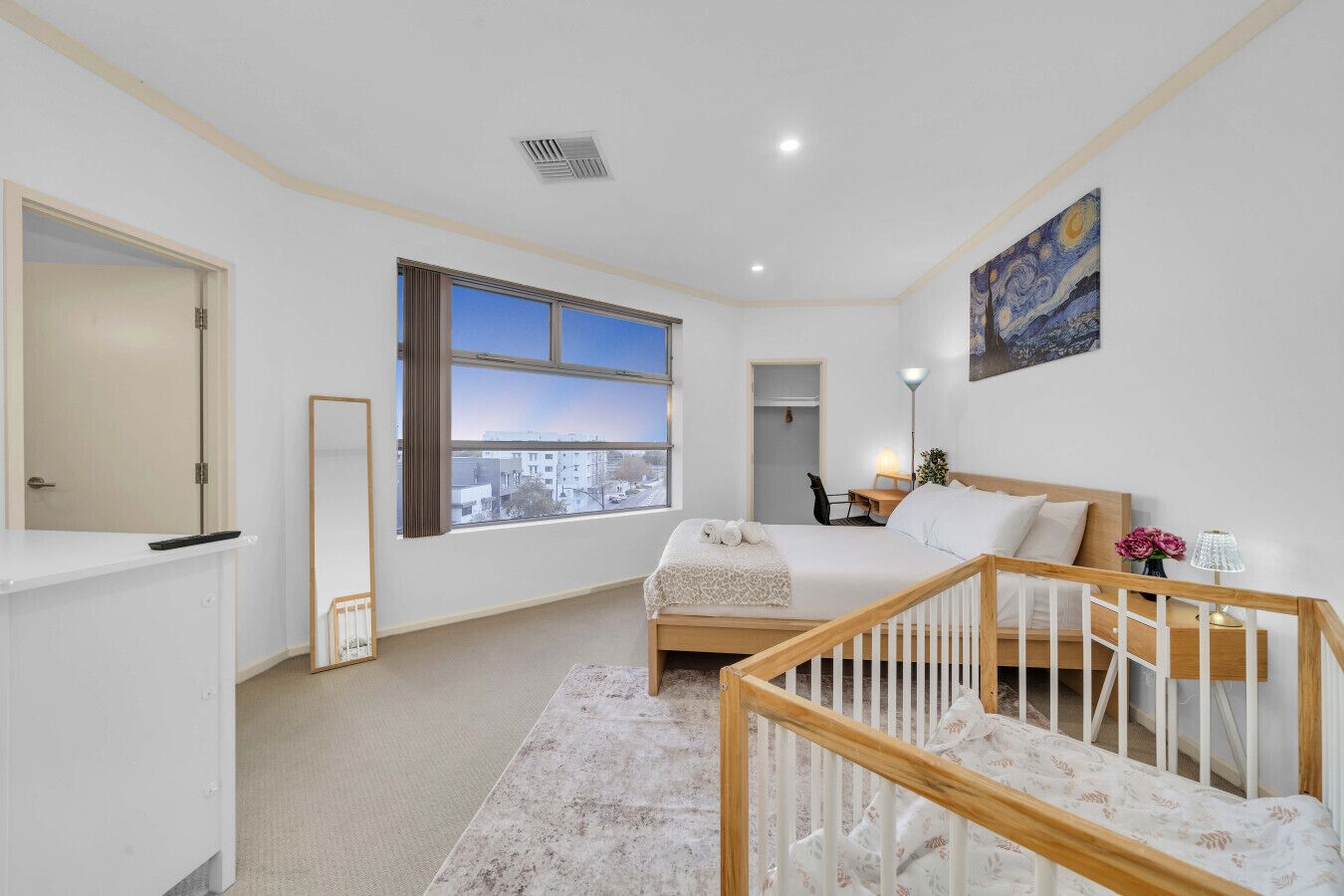 2 bedrooms, desk, iron/ironing board, free WiFi