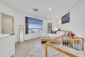 2 camere, una scrivania, ferro/asse da stiro, Wi-Fi gratuito