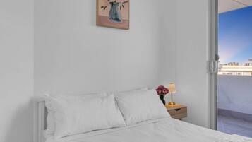 2 bedrooms, desk, iron/ironing board, free WiFi