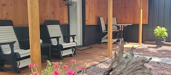 Air Hill Haven- Quiet peaceful secluded apartment