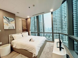 Deluxe Apartment, 2 Bedrooms, Balcony, City View | Premium bedding, memory foam beds, individually decorated - Vinhome Central Park - ADVANTAGE HOME (Ho Chi Minh City)