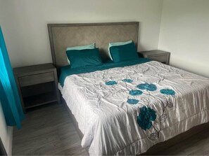 4 bedrooms, desk, iron/ironing board, free WiFi