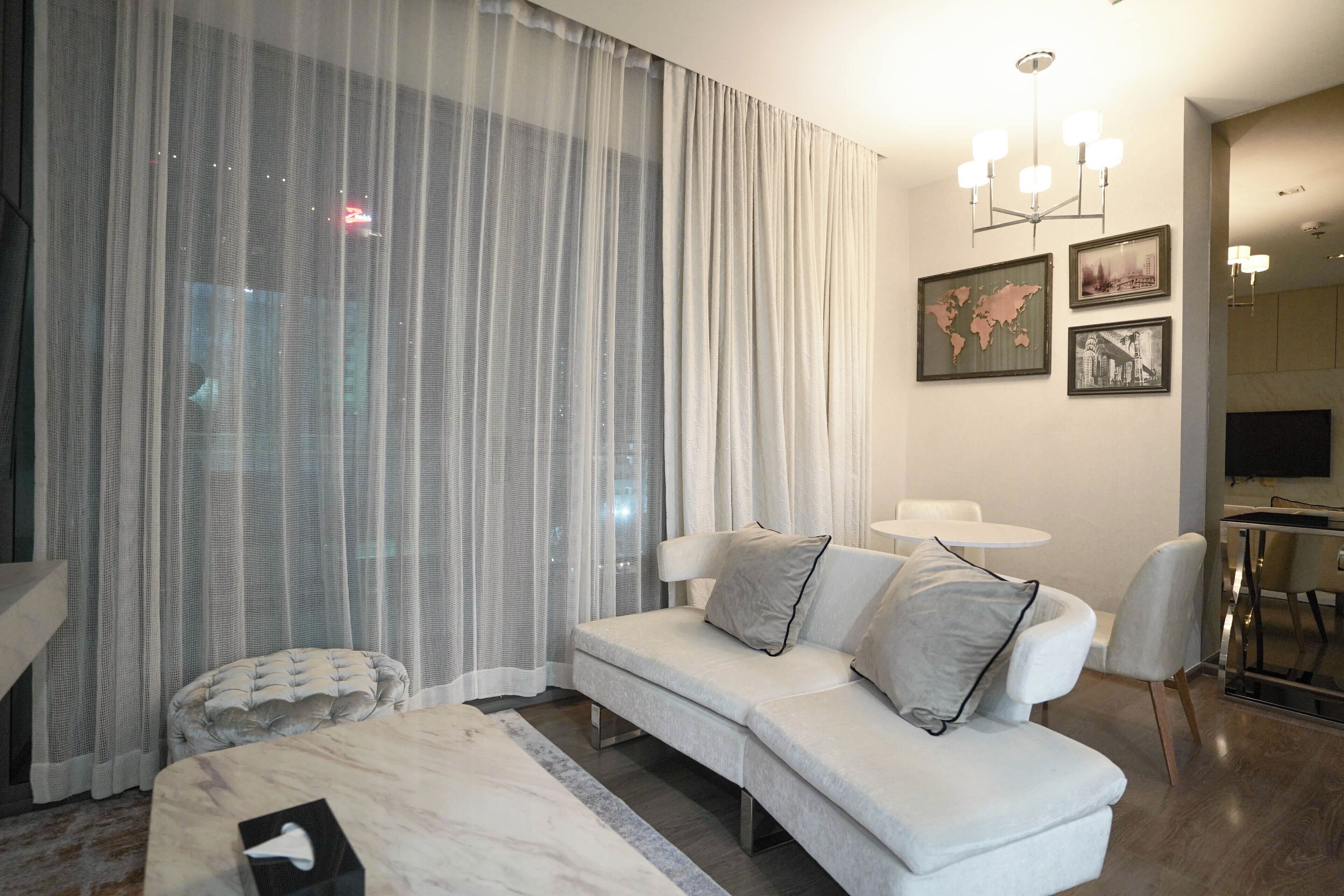 Luxury Room | Living area