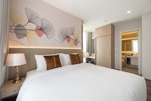 Suite King | In-room safe, desk, free WiFi, bed sheets - The Rich Grand Residence Sukhumvit (Bangkok)