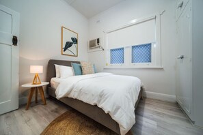 1 bedroom, WiFi - Great location, relax on Durham (Glenelg)