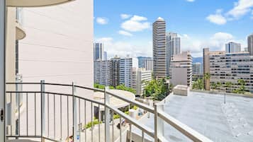 Studio Suite, 1 King Bed, City View (IM 1297) | Balcony view
