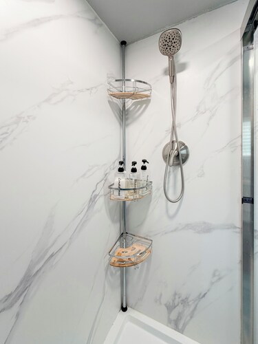 Tiny House + Smart Bidet and Water-Purify System+ no pets allowed .