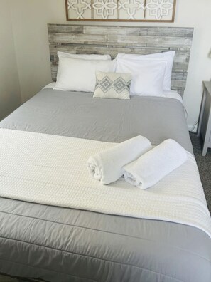 2 bedrooms, desk, iron/ironing board, travel cot