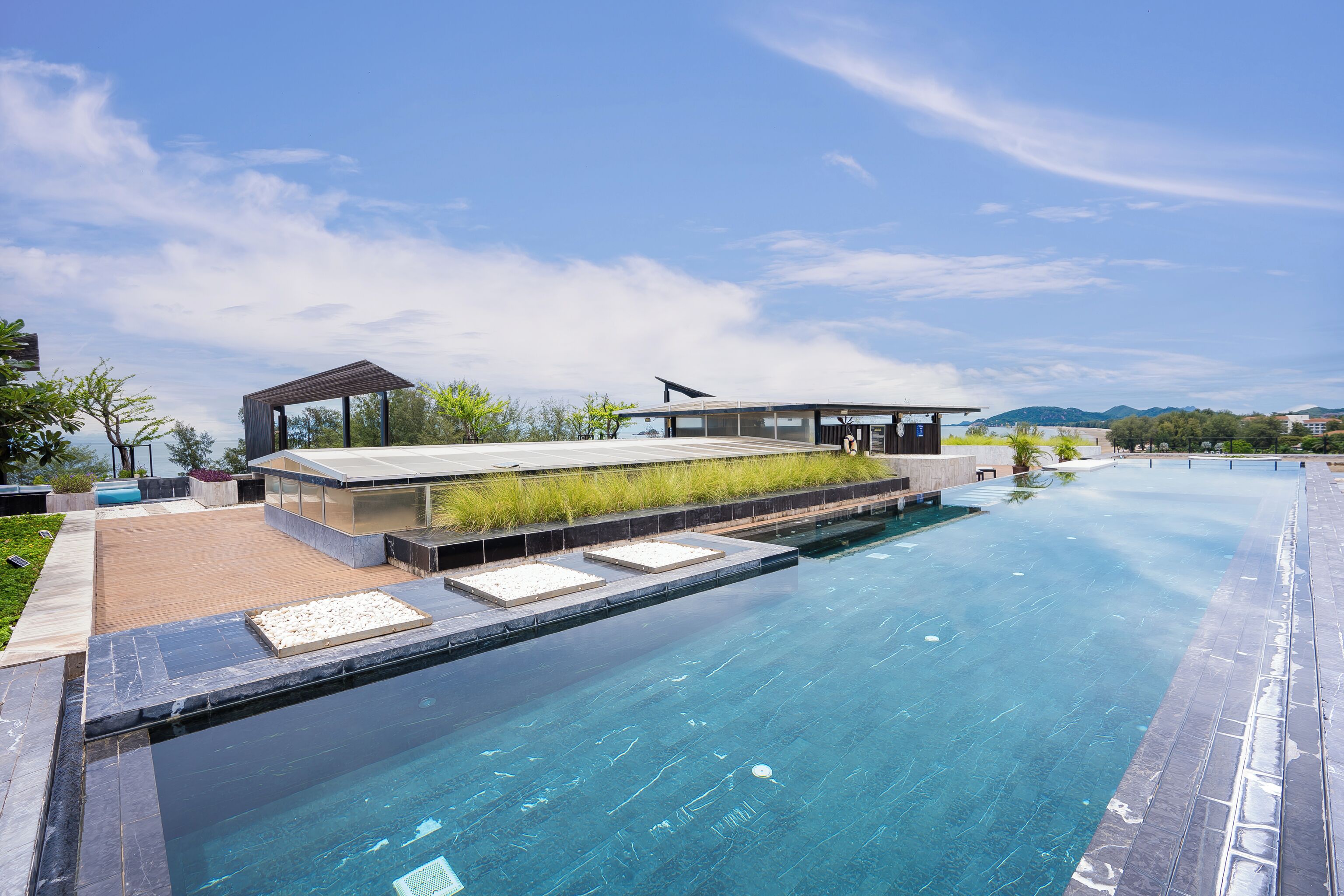 حمّام سباحة خارجي