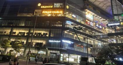 Vaelora Stay - Luxe Studio, Galaxy Blue Sapphire Plaza